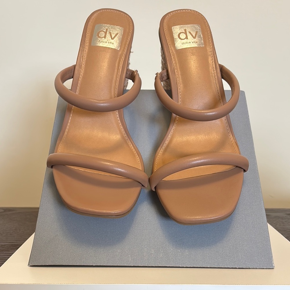 Dolce Vita Tan Heels Modern Minimalist Design